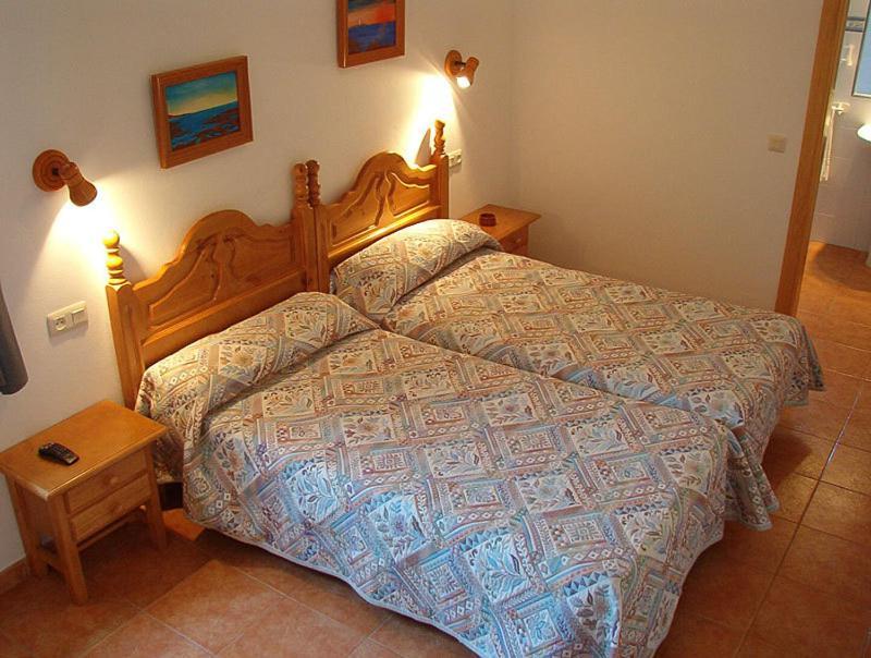Hostal Las Acacias Los Canos De Meca Phòng bức ảnh