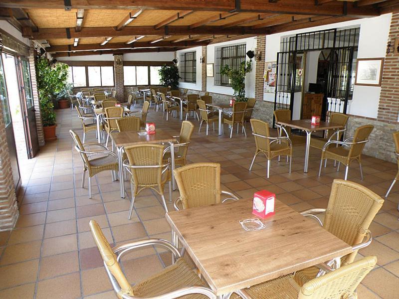 Hostal Las Acacias Los Canos De Meca Ngoại thất bức ảnh