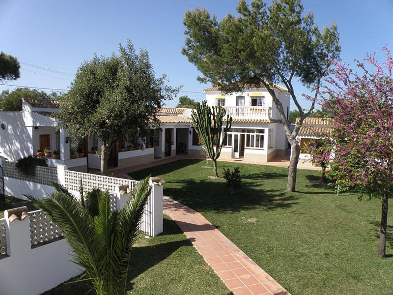 Hostal Las Acacias Los Canos De Meca Ngoại thất bức ảnh