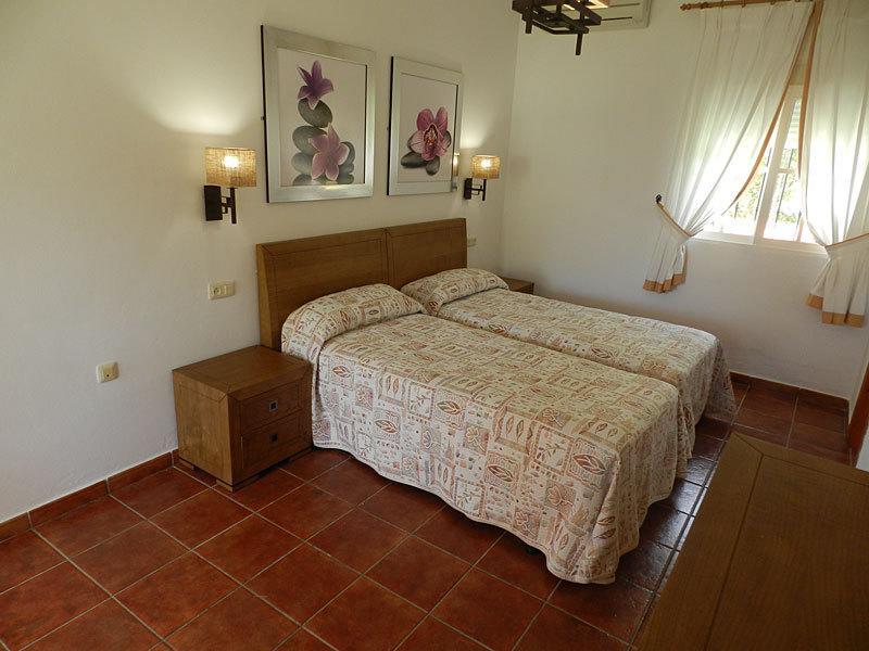Hostal Las Acacias Los Canos De Meca Phòng bức ảnh