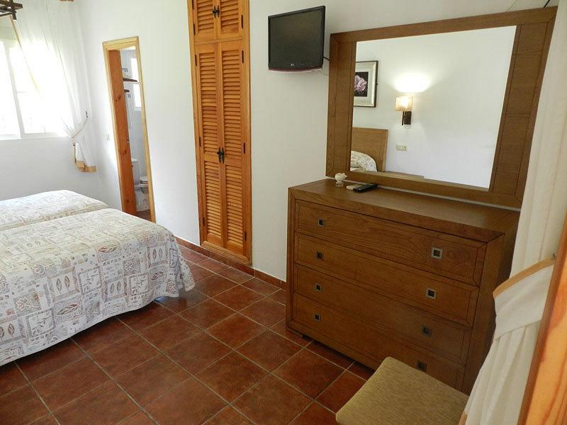 Hostal Las Acacias Los Canos De Meca Ngoại thất bức ảnh